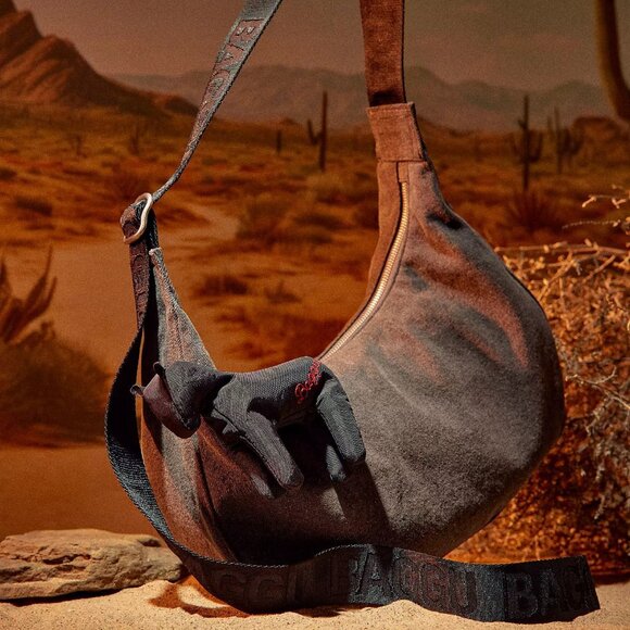 NWT Baggu Medium Crescent Bag - Washed Black Denim - Picture 8 of 9